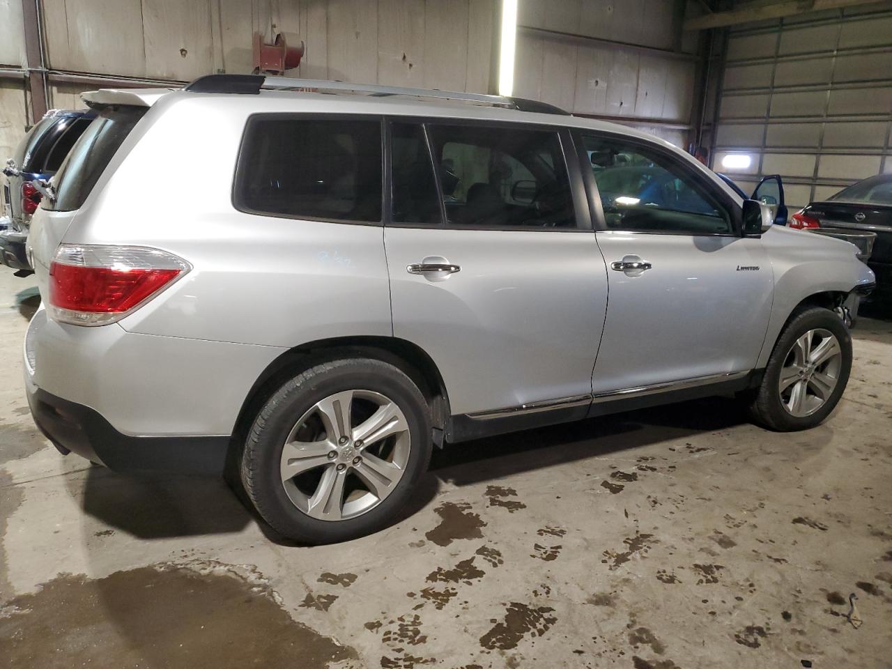 2012 Toyota Highlander VIN 5TDDK3EH5CS175101 Copart auction photo, front end / minor dent/scratches damage thumbnail 3