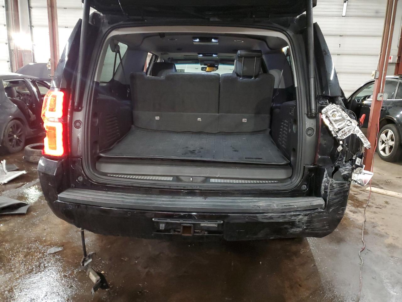 2015 Chevrolet Suburban VIN 1GNSKJKCXFR717159 Copart auction photo, side / rear end damage thumbnail 6