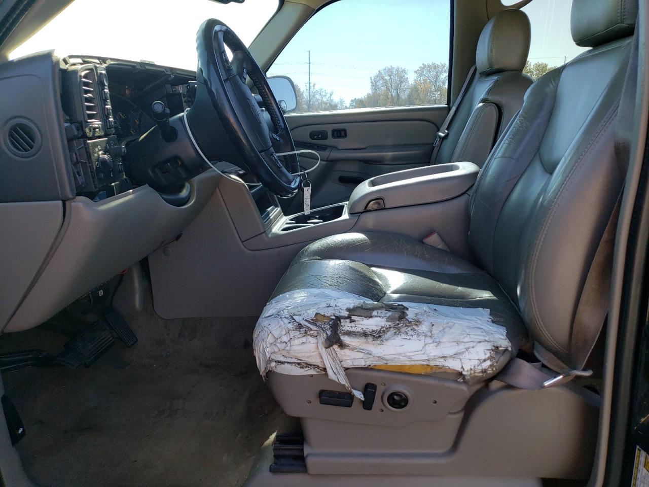 2005 Chevrolet Tahoe VIN 1GNEK13Z25R252827 Copart auction photo, all over damage thumbnail 7