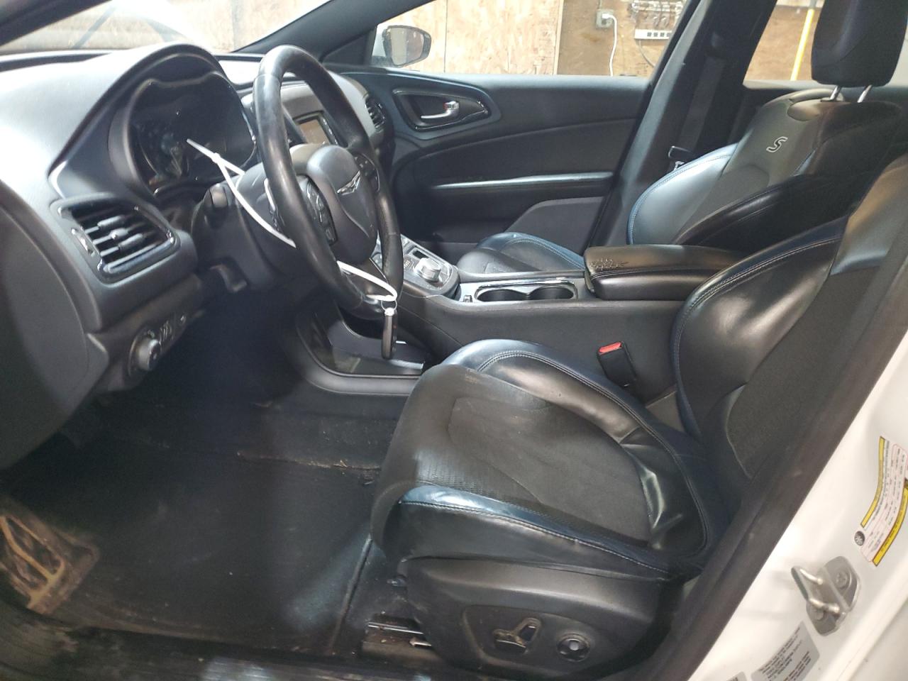 2015 Chrysler 200 VIN 1C3CCCDG9FN617961 Copart auction photo, side / front end damage thumbnail 7