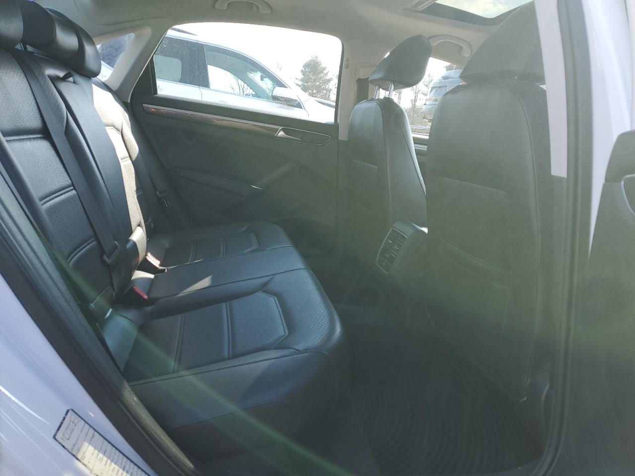 2016 Volkswagen Passat VIN 1VWBT7A38GC032475 Copart auction photo, minor dent/scratches damage thumbnail 10