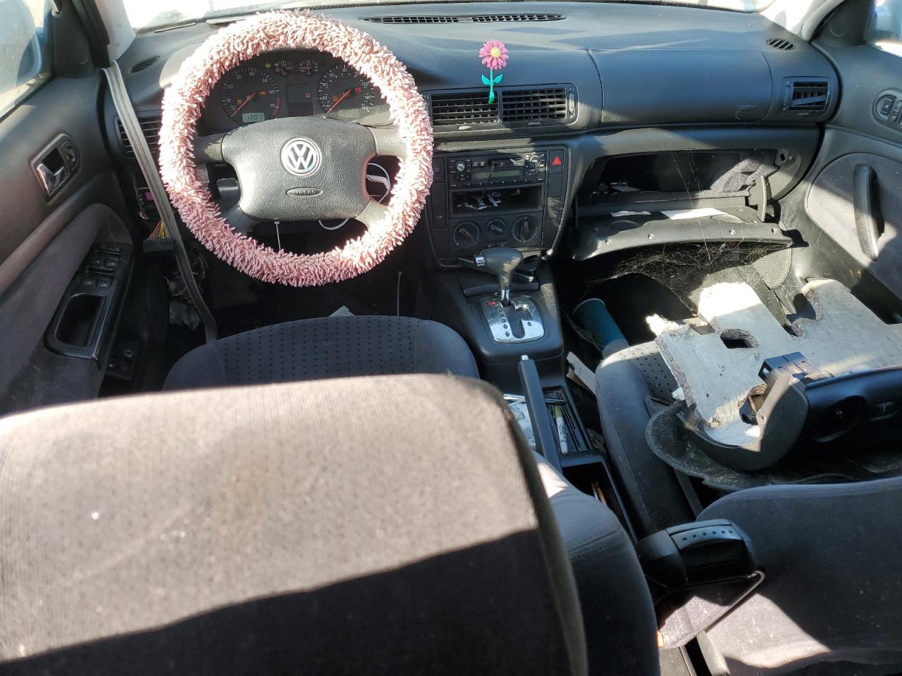 2000 Volkswagen Passat VIN WVWMA23B9YP219226 Copart auction photo, mechanical damage thumbnail 8