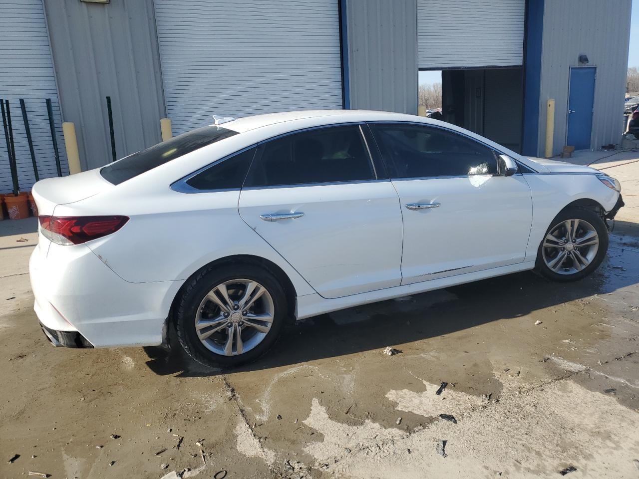 2018 Hyundai Sonata VIN 5NPE34AF9JH621913 Copart auction photo, front end / side damage thumbnail 3