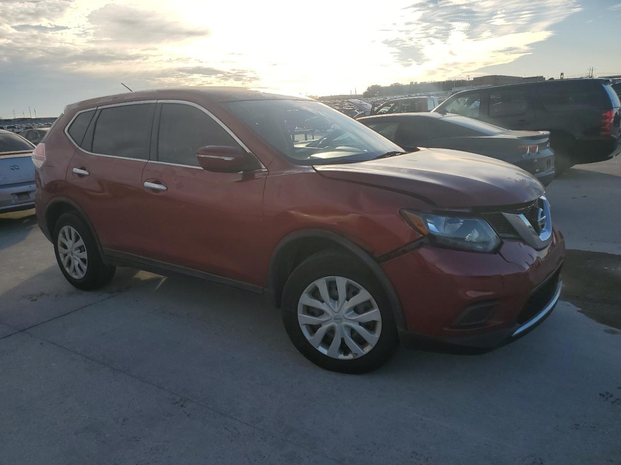2015 Nissan Rogue VIN KNMAT2MT7FP518103 Copart auction photo, front end / minor dent/scratches damage thumbnail 4