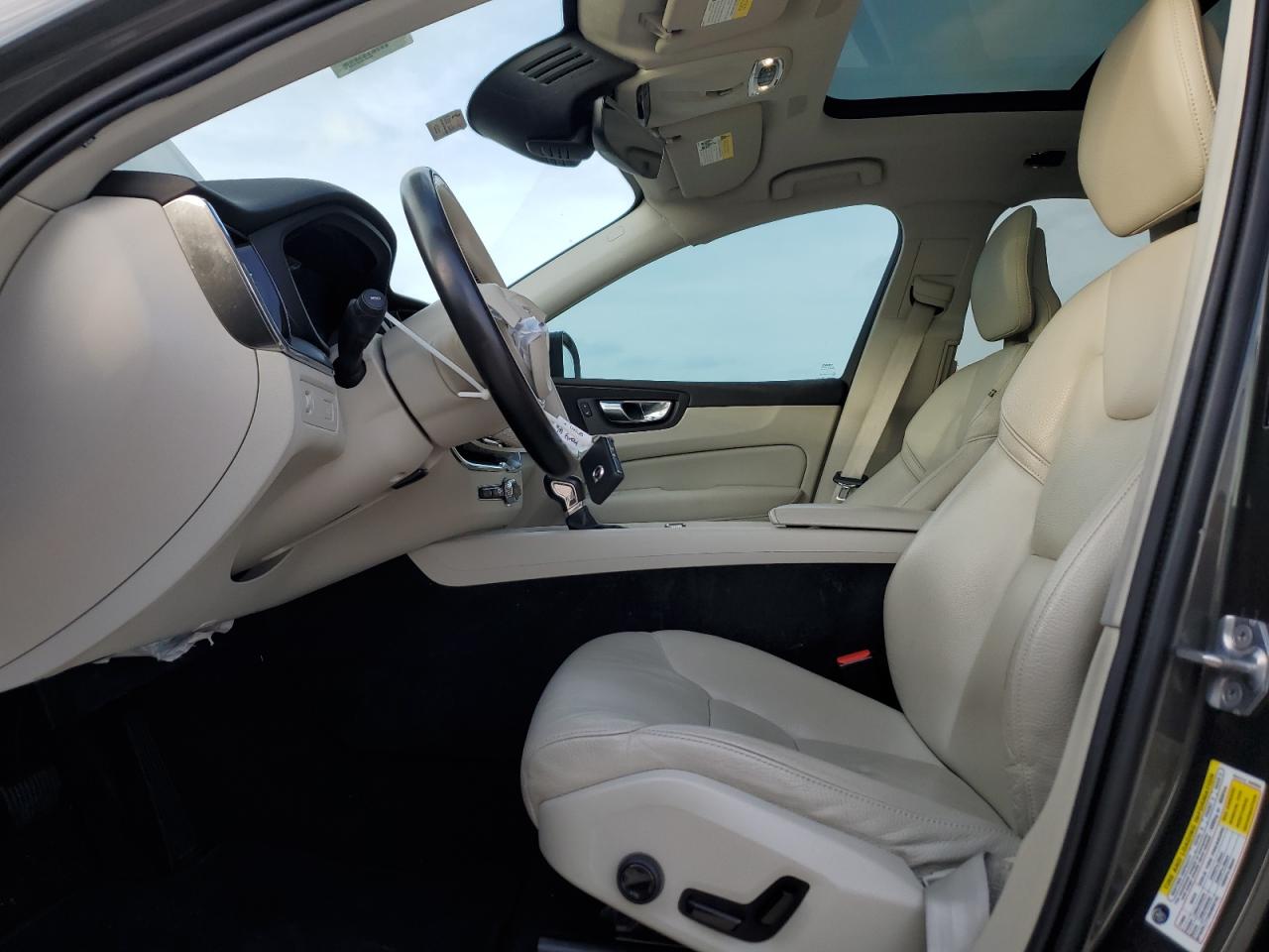2018 Volvo XC60 VIN LYV102RK0JB106389 Copart auction photo, front end damage thumbnail 7