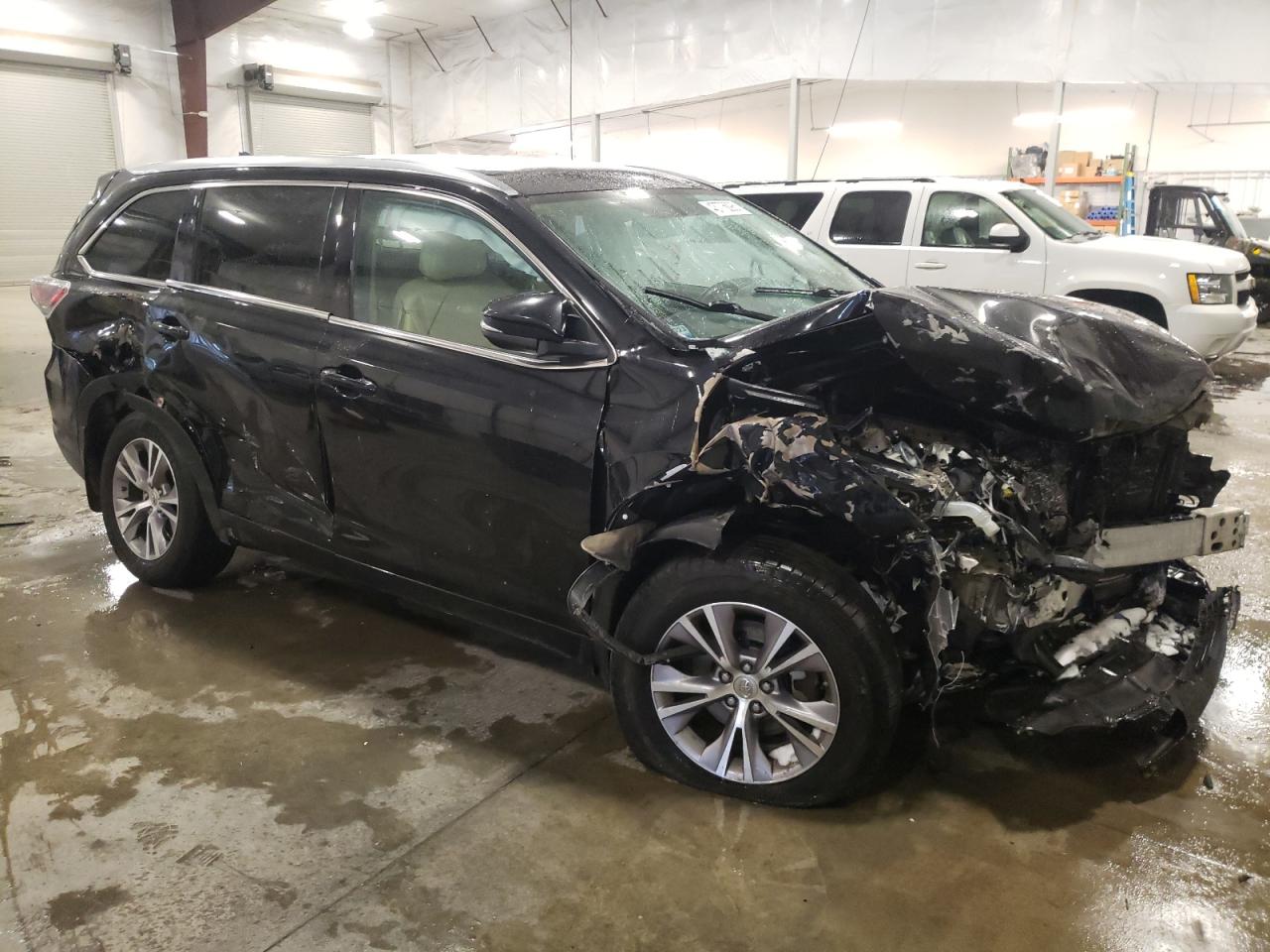 2015 Toyota Highlander VIN 5TDJKRFH0FS143438 Copart auction photo, front end / side damage thumbnail 4