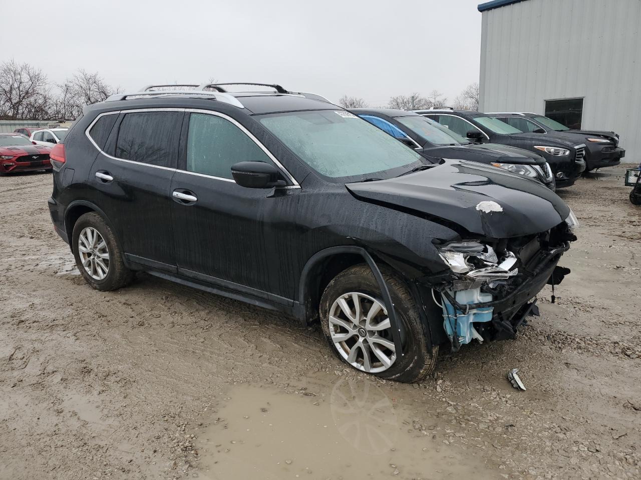 2017 Nissan Rogue VIN KNMAT2MV7HP539523 Copart auction photo, front end / minor dent/scratches damage thumbnail 4