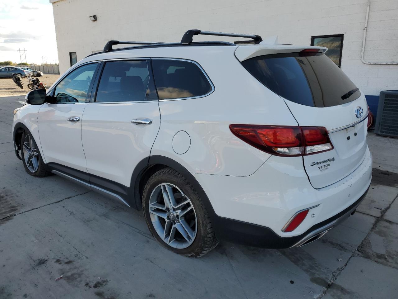 2017 Hyundai Santa Fe VIN KM8SRDHF9HU190301 Copart auction photo, front end damage thumbnail 2