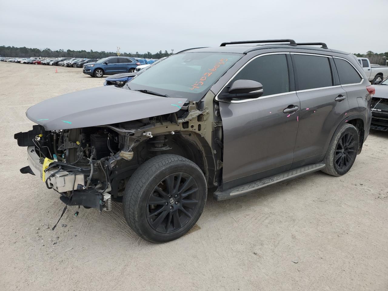 2019 Toyota Highlander VIN 5TDKZRFH4KS356077