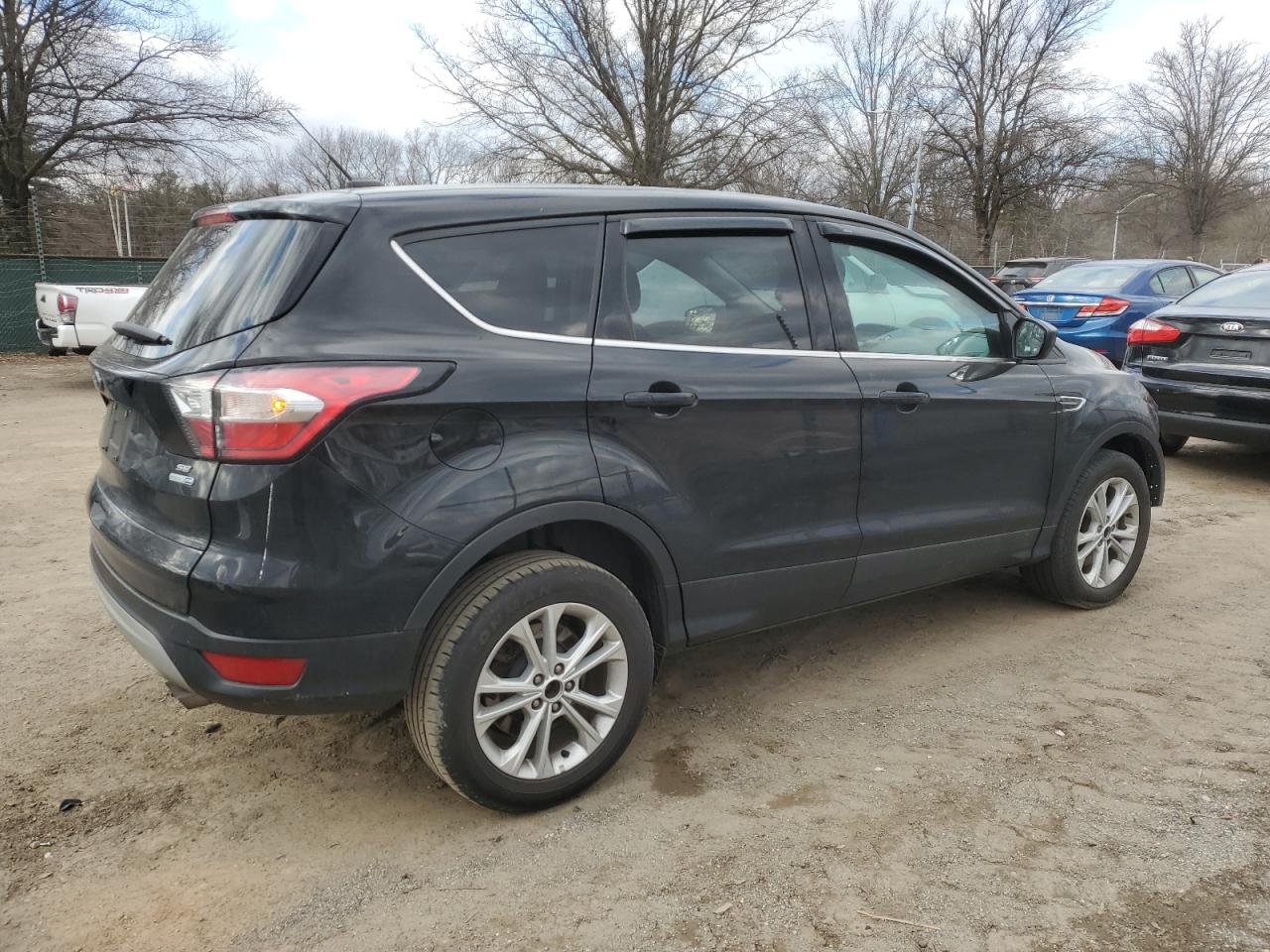 2017 Ford Escape VIN 1FMCU9GD6HUE39525 Copart auction photo, front end / minor dent/scratches damage thumbnail 3