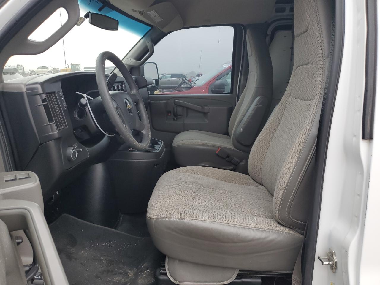 2017 Chevrolet Express VIN 1GCWGBFG8H1161532 Copart auction photo, rear end / minor dent/scratches damage thumbnail 7
