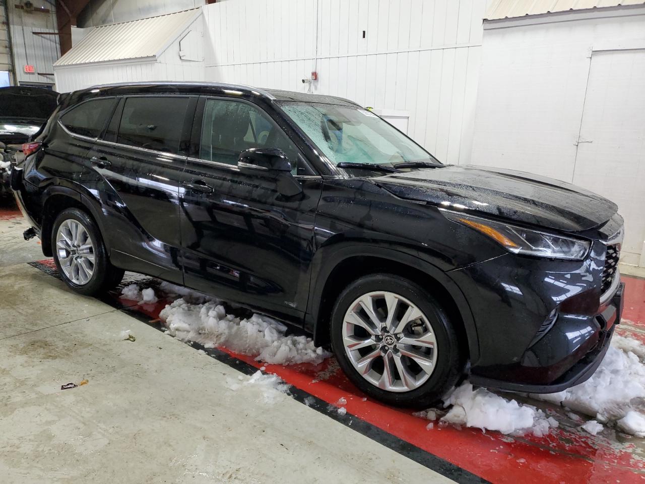 2021 Toyota Highlander VIN 5TDDZRBH2MS527216 Copart auction photo, front end / rear end damage thumbnail 4