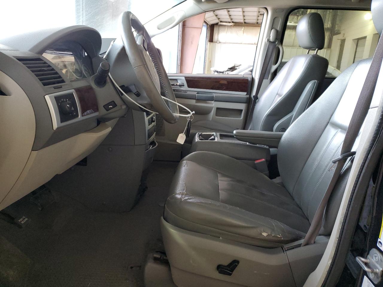2010 Chrysler Town & Country VIN 2A4RR5D16AR153366 Copart auction photo, front end damage thumbnail 7