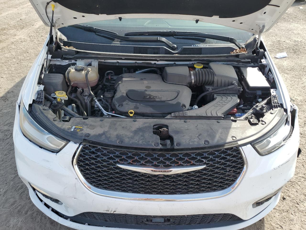 2022 Chrysler Pacifica VIN 2C4RC1BG5NR157681 Copart auction photo, all over damage thumbnail 12