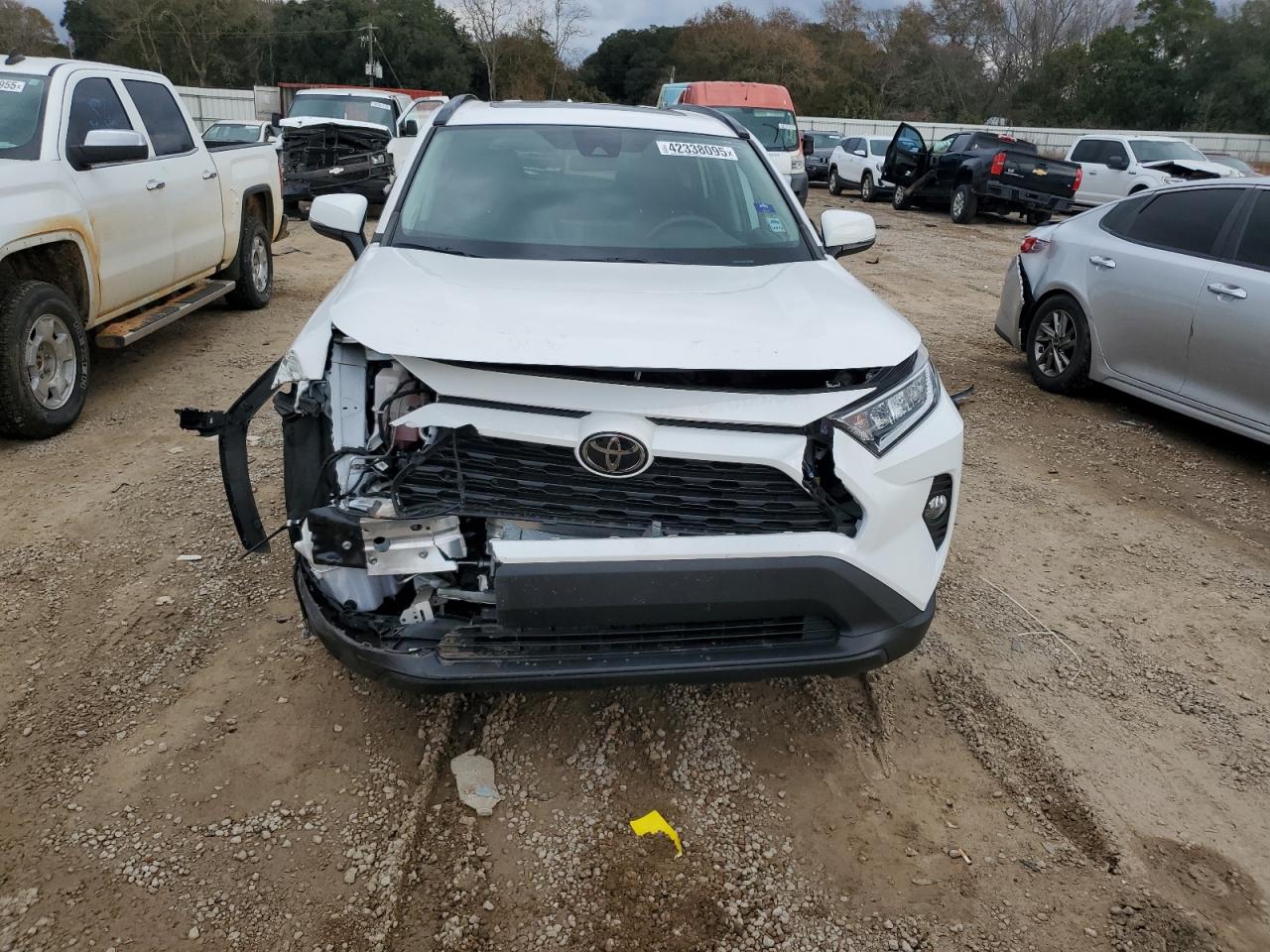 2020 Toyota RAV 4 VIN 2T3C1RFV3LW075812 Copart auction photo, front end damage thumbnail 5