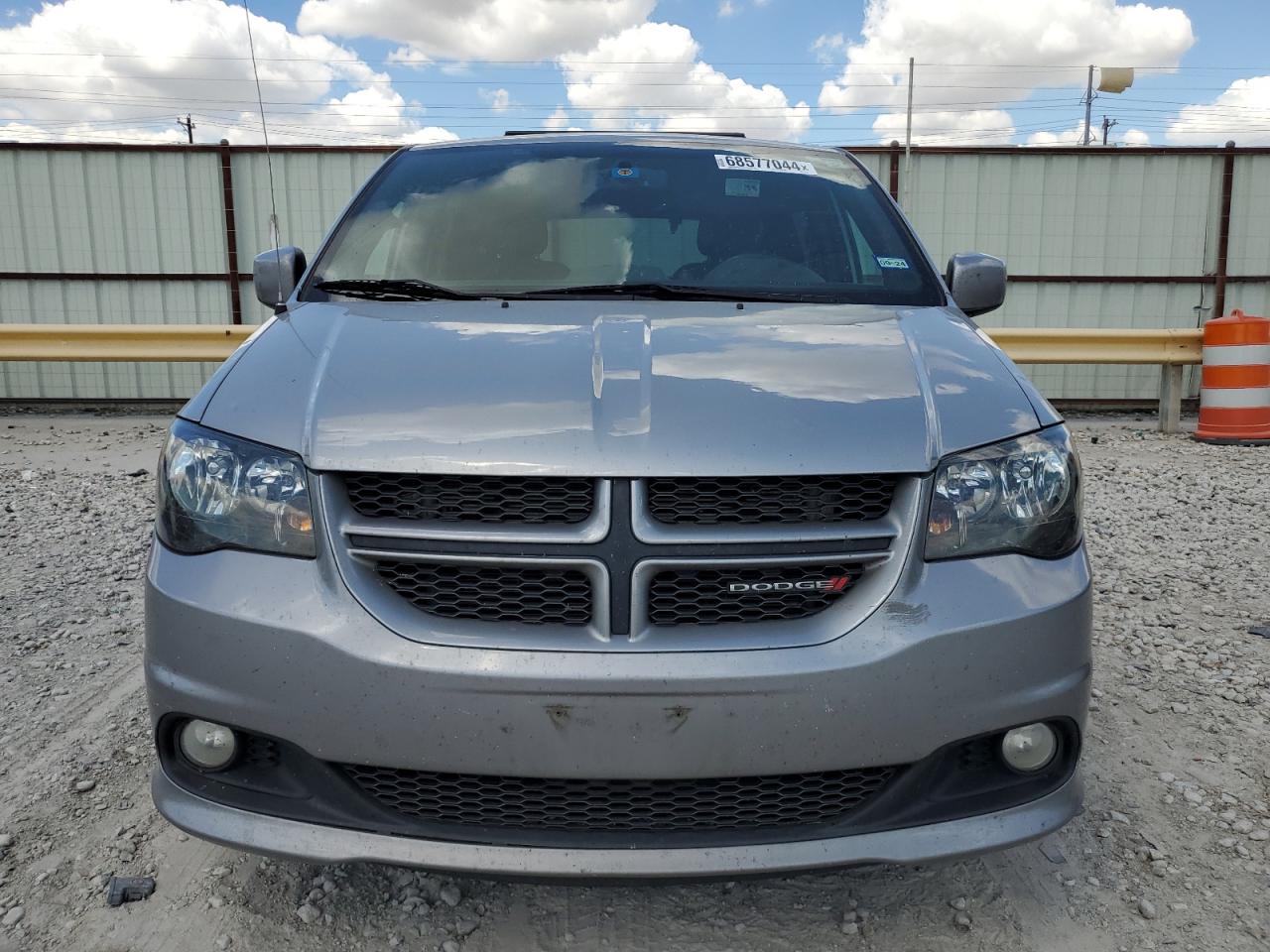 2017 Dodge Caravan VIN 2C4RDGEG6HR769193 Copart auction photo, hail / minor dent/scratches damage thumbnail 5