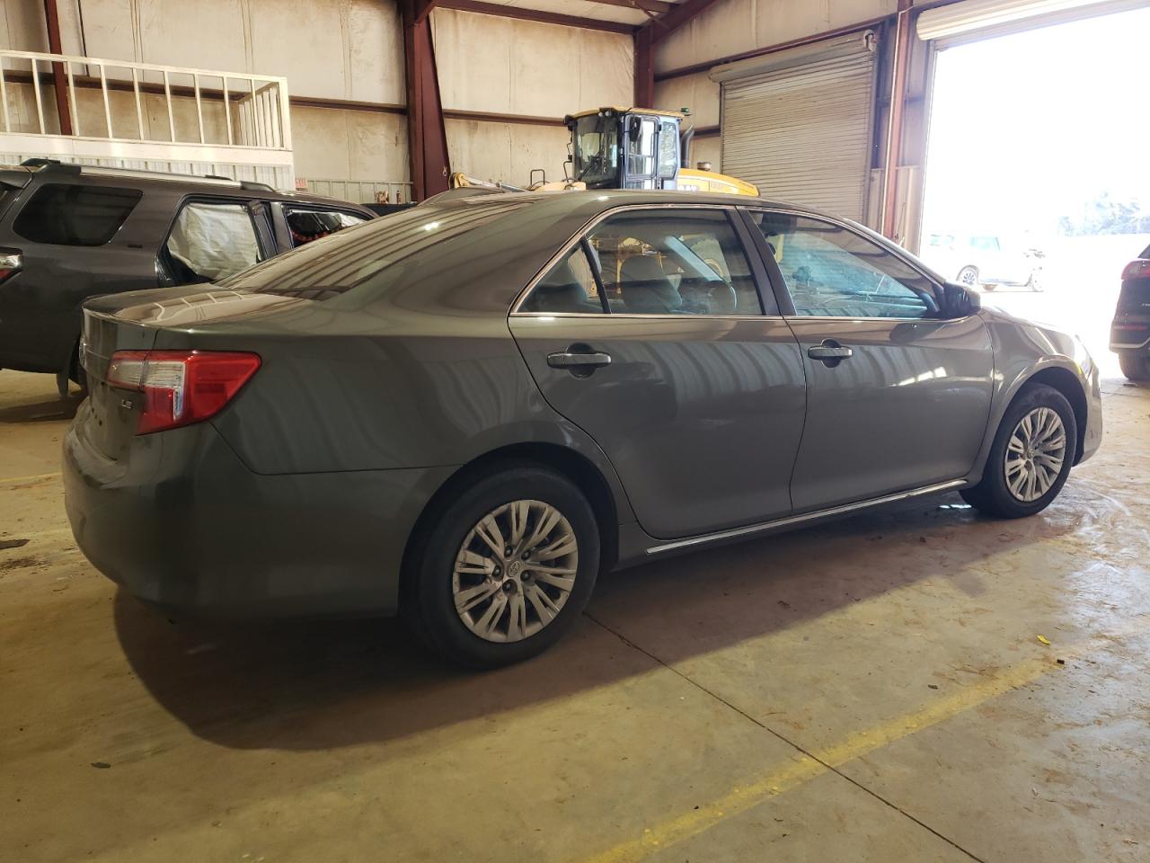 2014 Toyota Camry VIN 4T1BF1FK2EU735614 Copart auction photo, rear end damage thumbnail 3