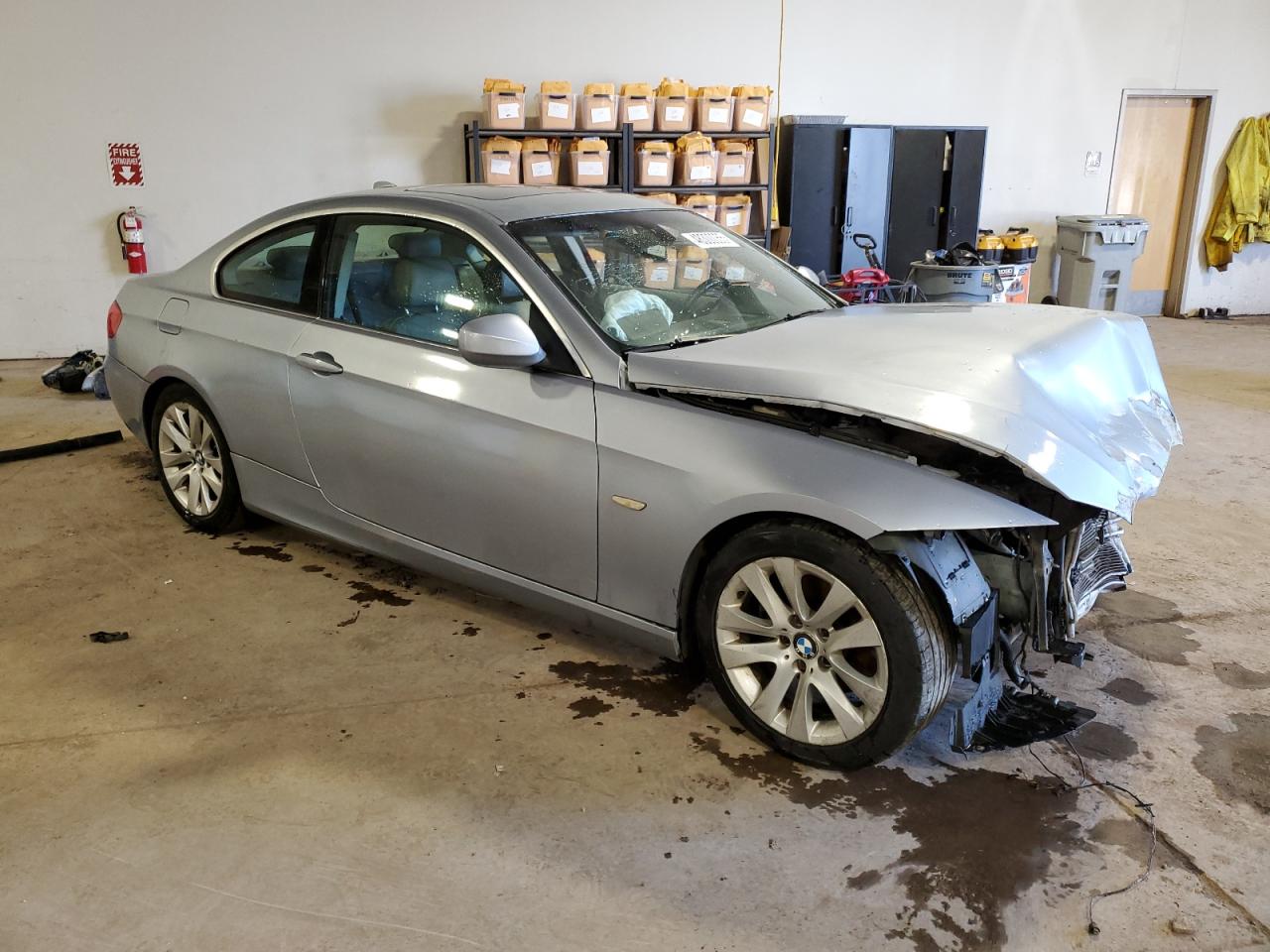 2011 BMW 3er VIN WBAKE5C51BE573555 Copart auction photo, front end / side damage thumbnail 4