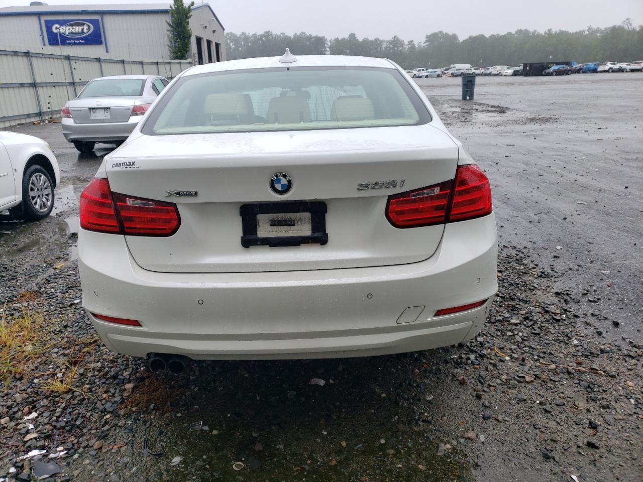 2015 BMW 3er VIN WBA3B3G54FNT68605 Copart auction photo, water/flood / minor dent/scratches damage thumbnail 6