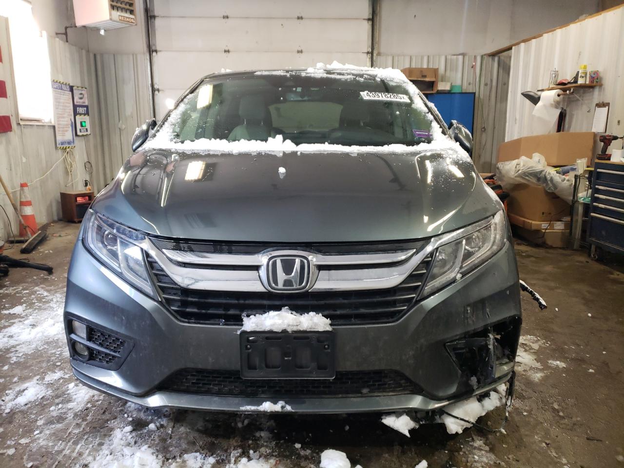 2020 Honda Odyssey VIN 5FNRL6H72LB029184 Copart auction photo, front end / minor dent/scratches damage thumbnail 5
