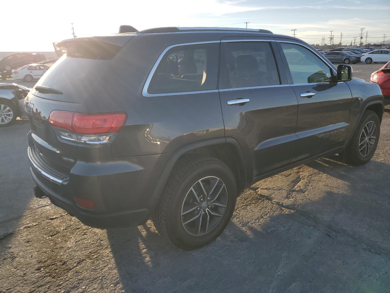 2018 Jeep Grand Cherokee VIN 1C4RJFBG4JC366383 Copart auction photo, side / front end damage thumbnail 3
