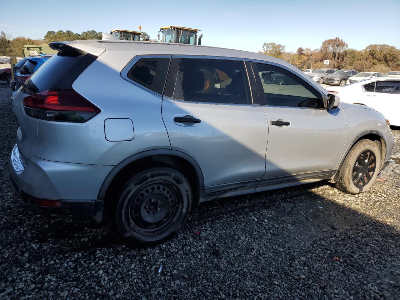 2018 Nissan Rogue VIN KNMAT2MT1JP556290 Copart auction photo, front end damage thumbnail 3