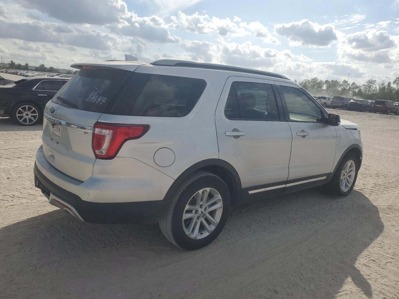 2017 Ford Explorer VIN 1FM5K7D84HGA57471 Copart auction photo, front end damage thumbnail 3
