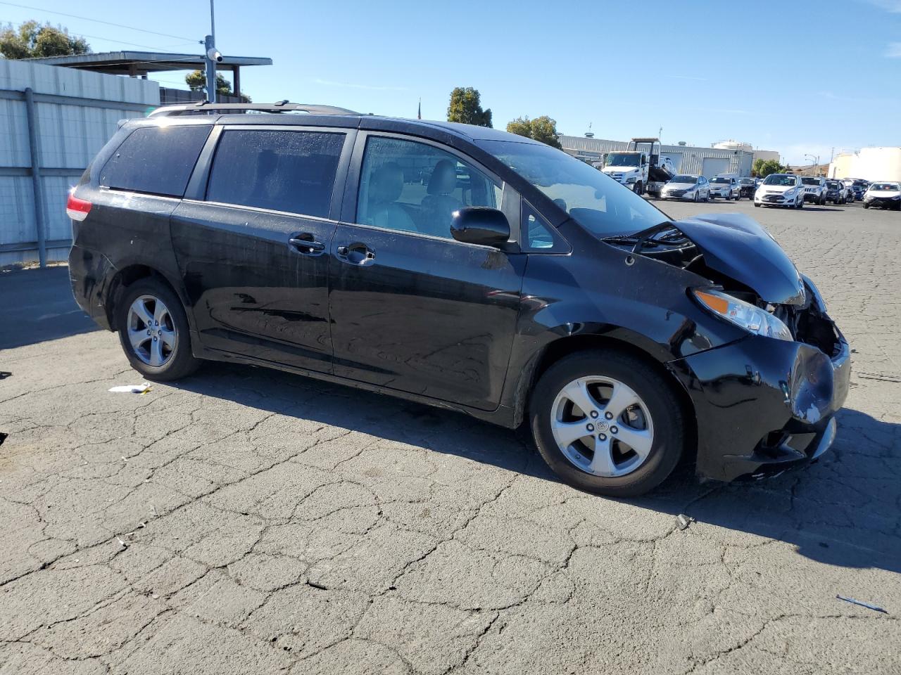2011 Toyota Sienna VIN 5TDKK3DC6BS170274 Copart auction photo, front end damage thumbnail 4