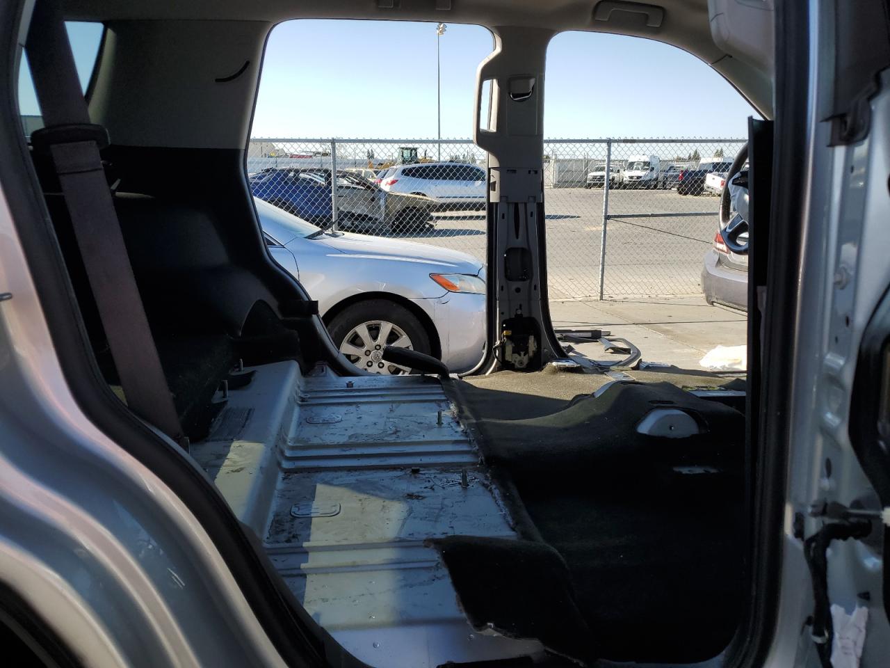 2017 Chevrolet Tahoe VIN 1GNSKBKC0HR143616 Copart auction photo, stripped / rear end damage thumbnail 11