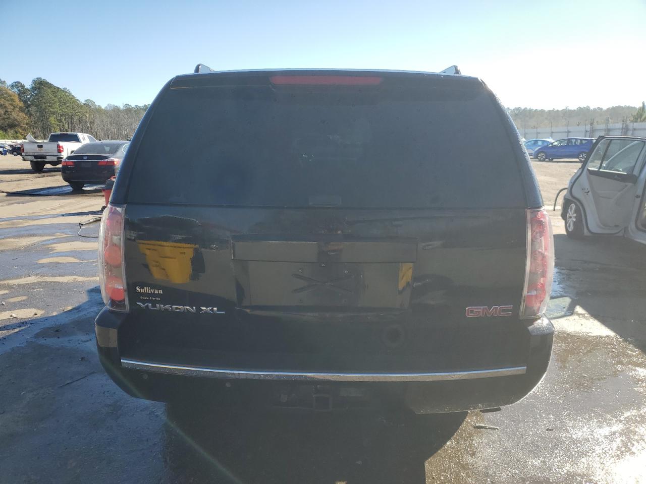 2011 GMC Yukon VIN 1GKS1MEF6BR218814 Copart auction photo, front end damage thumbnail 6