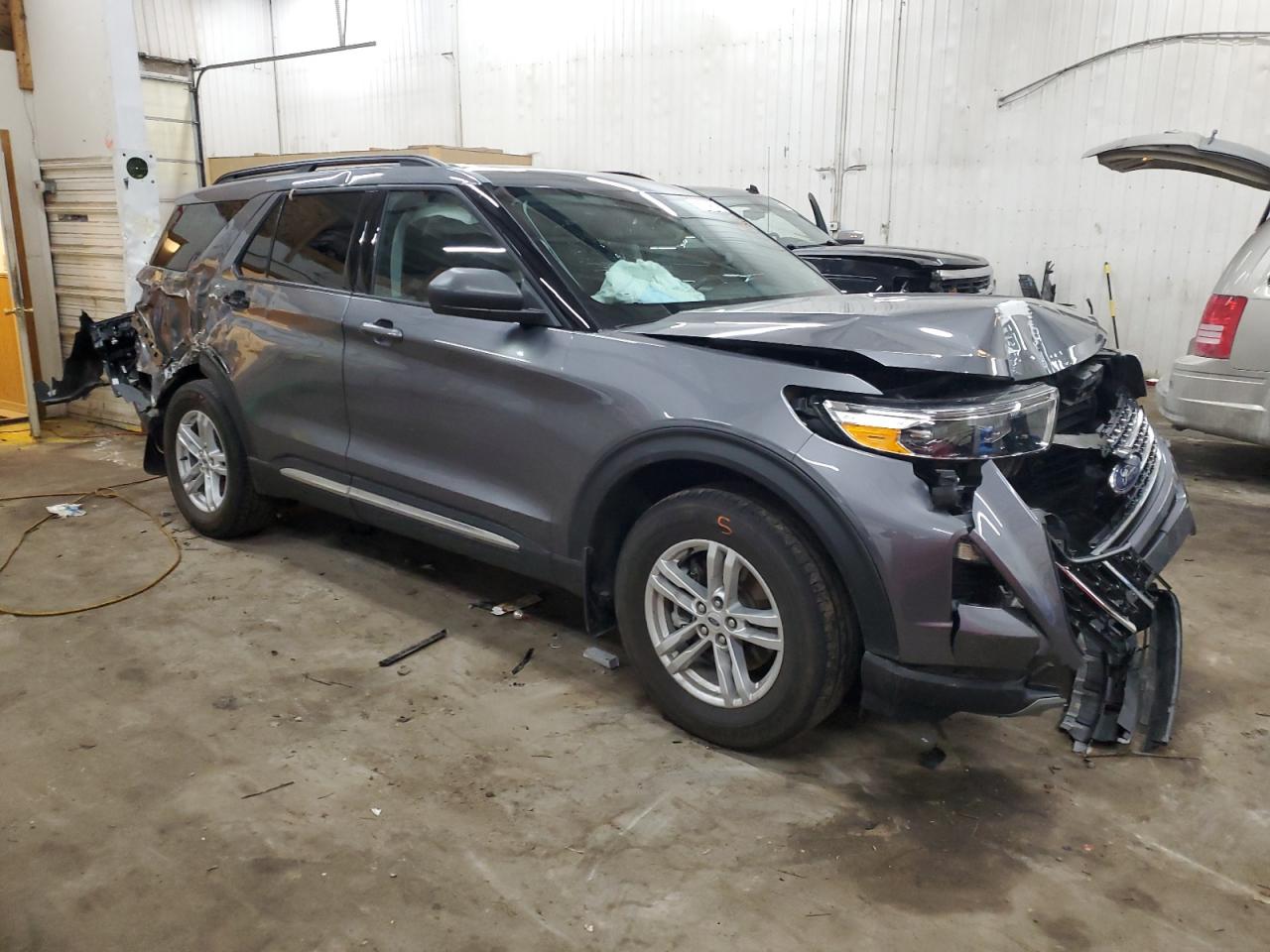 2022 Ford Explorer VIN 1FMSK8DH7NGA22962 Copart auction photo, all over damage thumbnail 4