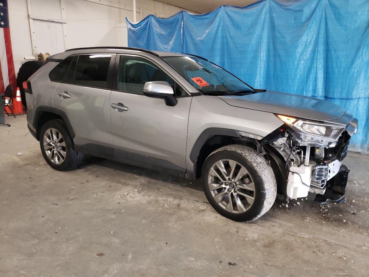 2021 Toyota RAV 4 VIN 2T3C1RFV6MC090713 Copart auction photo, front end / side damage thumbnail 4