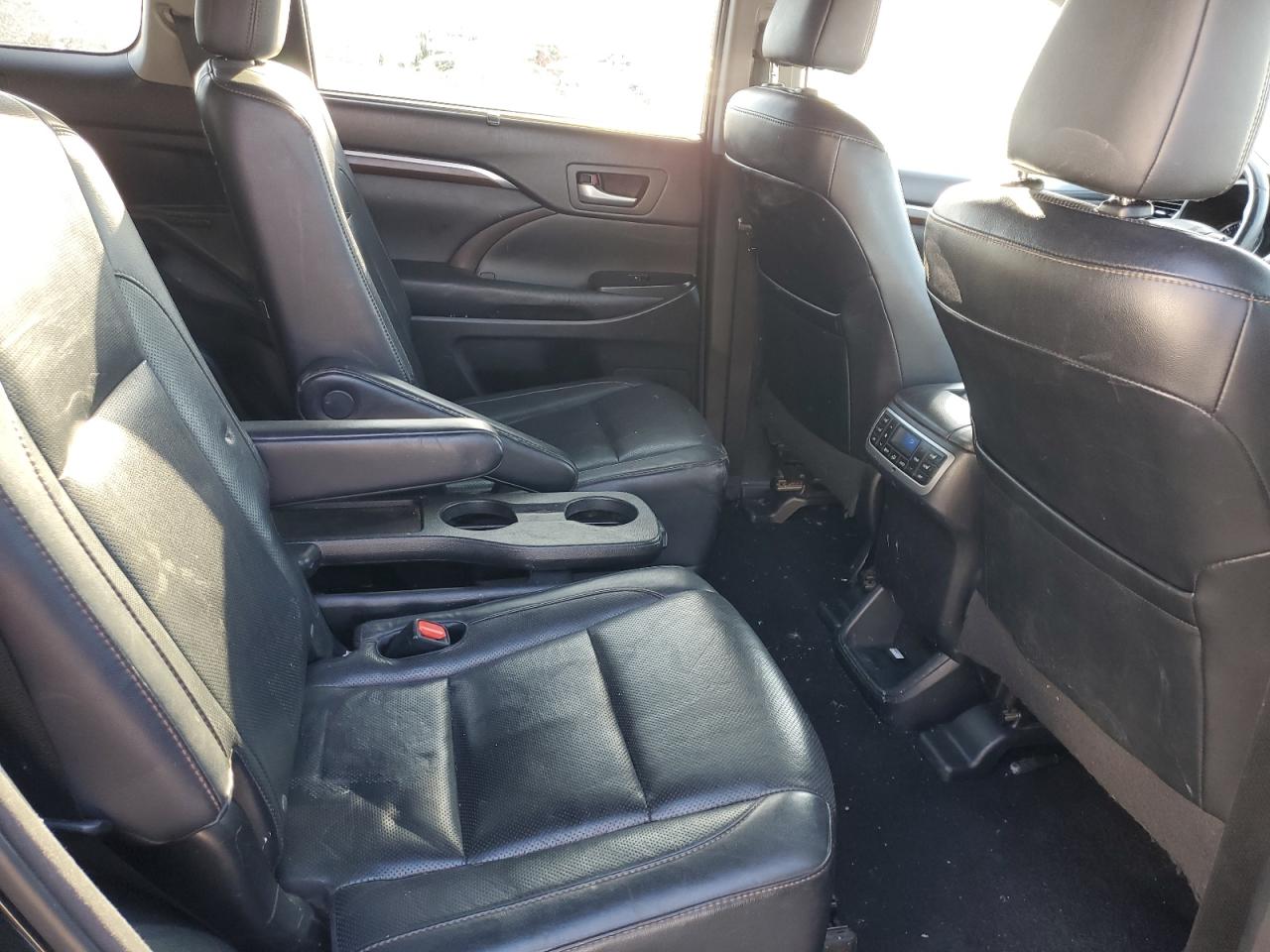 2016 Toyota Highlander VIN 5TDDKRFH3GS254290 Copart auction photo, front end damage thumbnail 11