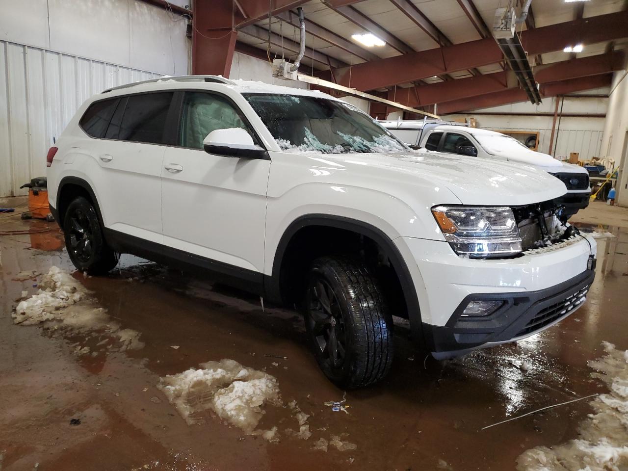 2019 Volkswagen Atlas VIN 1V2UR2CA6KC568048 Copart auction photo, side / front end damage thumbnail 4