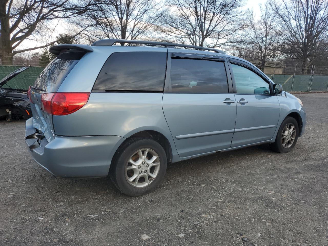 2006 Toyota Sienna VIN 5TDBA23C16S075934 Copart auction photo, rear end / minor dent/scratches damage thumbnail 3