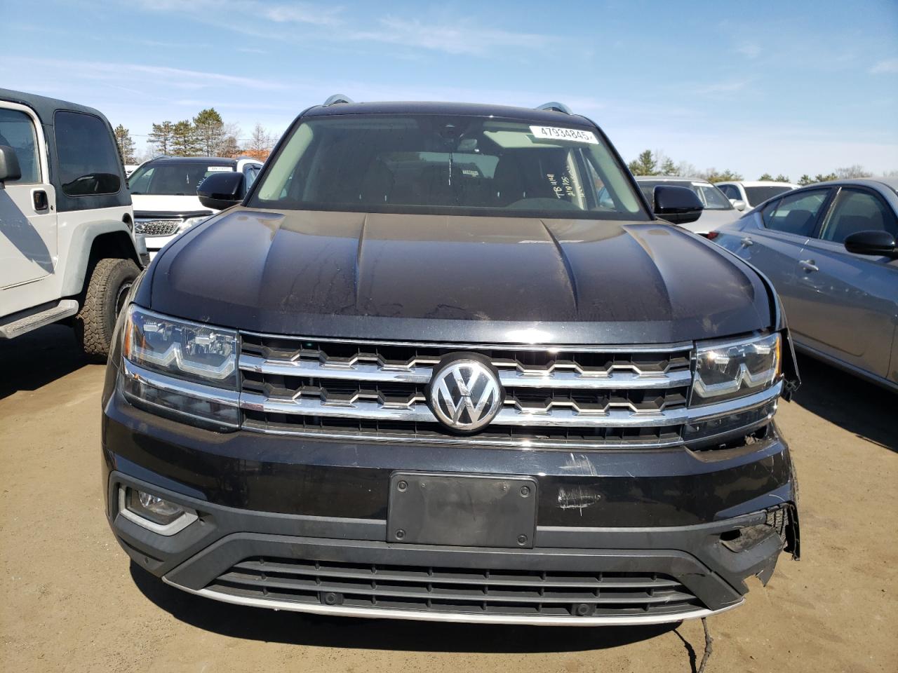 2019 Volkswagen Atlas VIN 1V2MR2CA2KC596056 Copart auction photo, front end / minor dent/scratches damage thumbnail 5