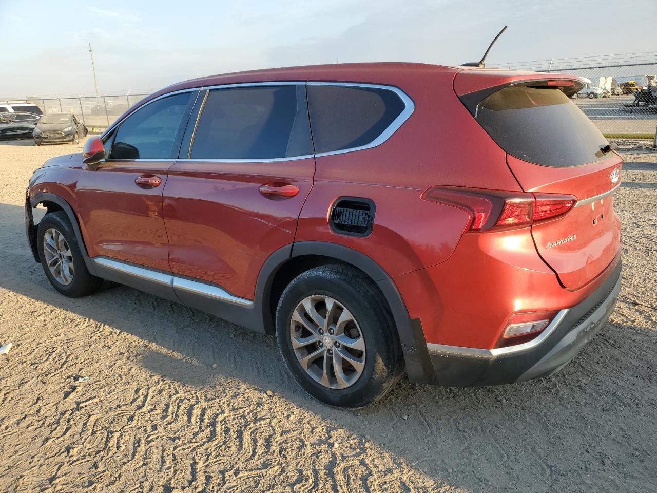 2019 Hyundai Santa Fe VIN 5NMS23AD6KH062737 Copart auction photo, front end / minor dent/scratches damage thumbnail 2