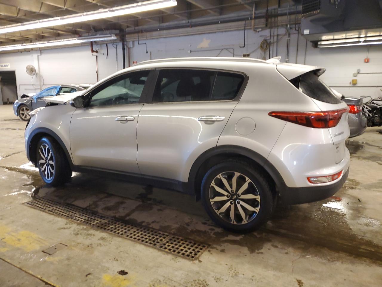 2018 KIA Sportage VIN KNDPN3AC6J7324394 Copart auction photo, front end damage thumbnail 2