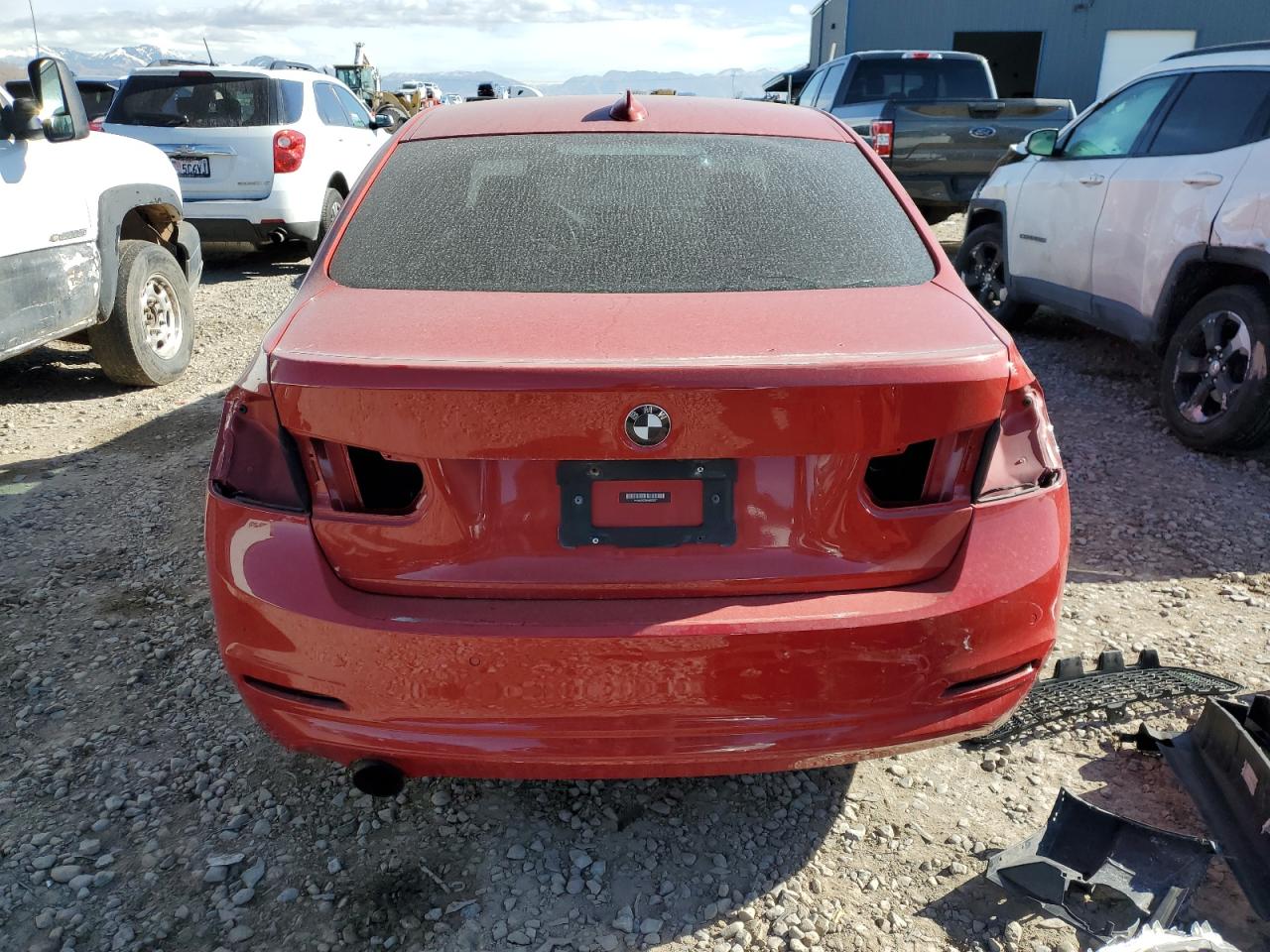 2017 BMW 3er VIN WBA8A3C35HK693037 Copart auction photo, front end damage thumbnail 6