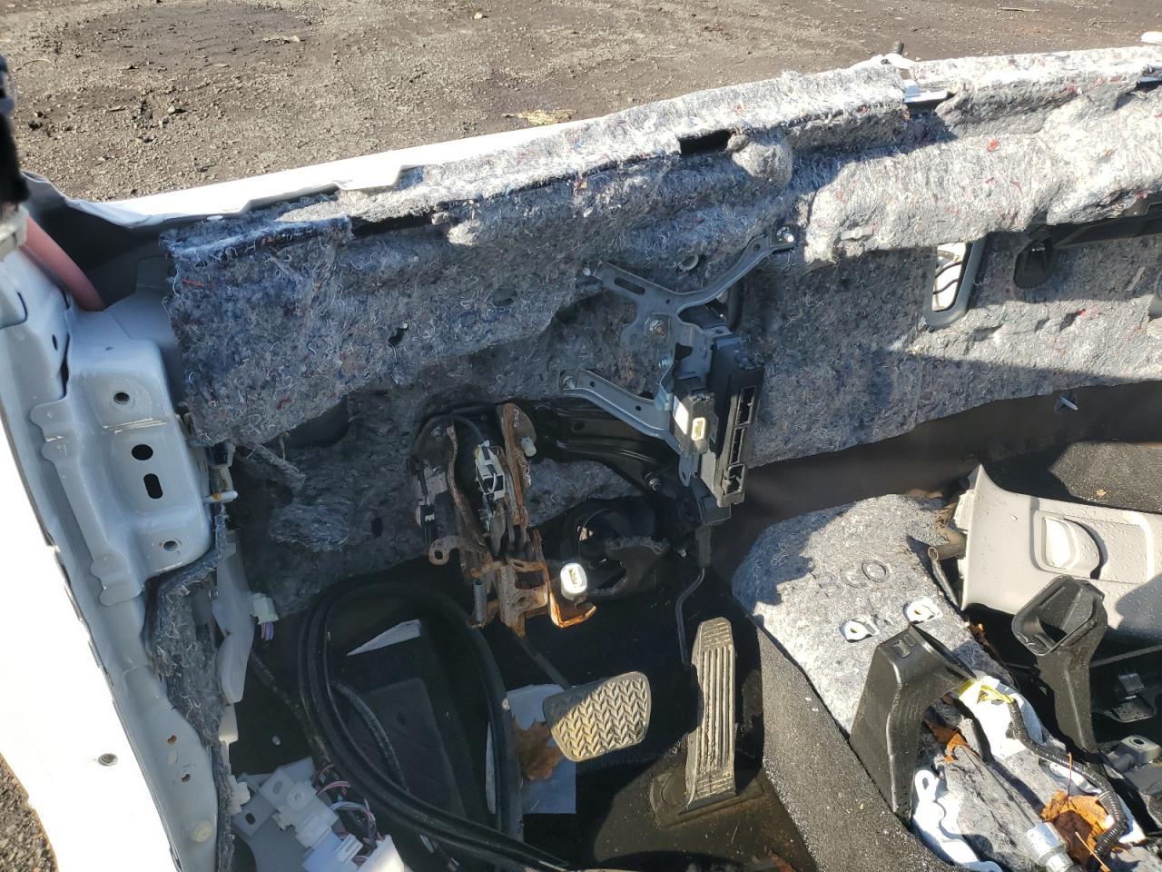 2022 Toyota RAV 4 VIN 2T3P1RFV5NC269734 Copart auction photo, stripped / all over damage thumbnail 8