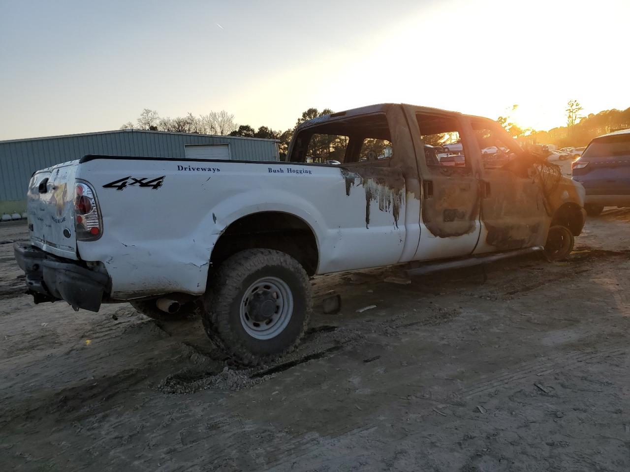 2004 Ford F350 VIN 1FTSW31L54ED09747 Copart auction photo, burn damage thumbnail 3