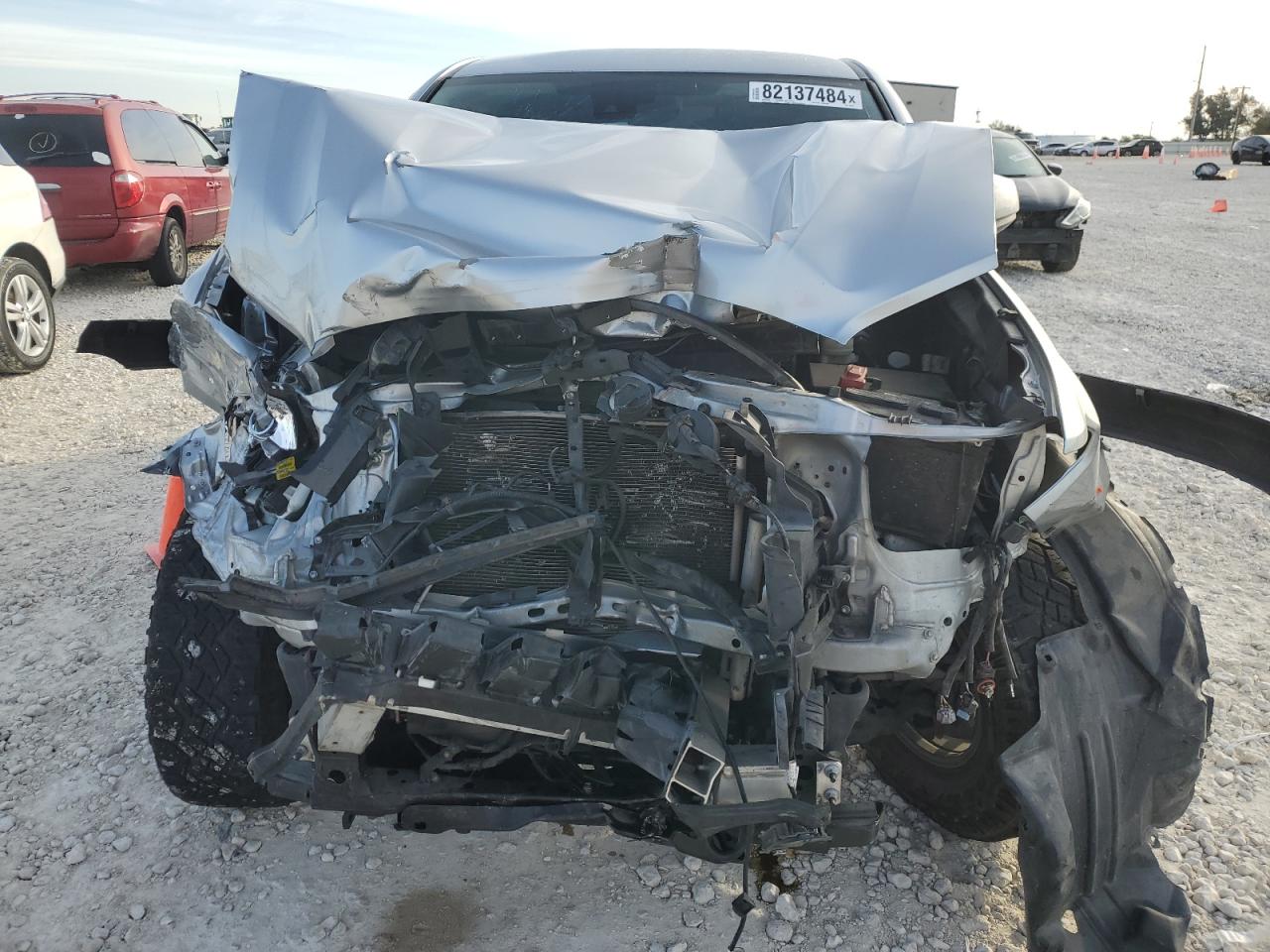 2022 Toyota Tacoma VIN 3TMAZ5CN2NM192055 Copart auction photo, front end / minor dent/scratches damage thumbnail 11
