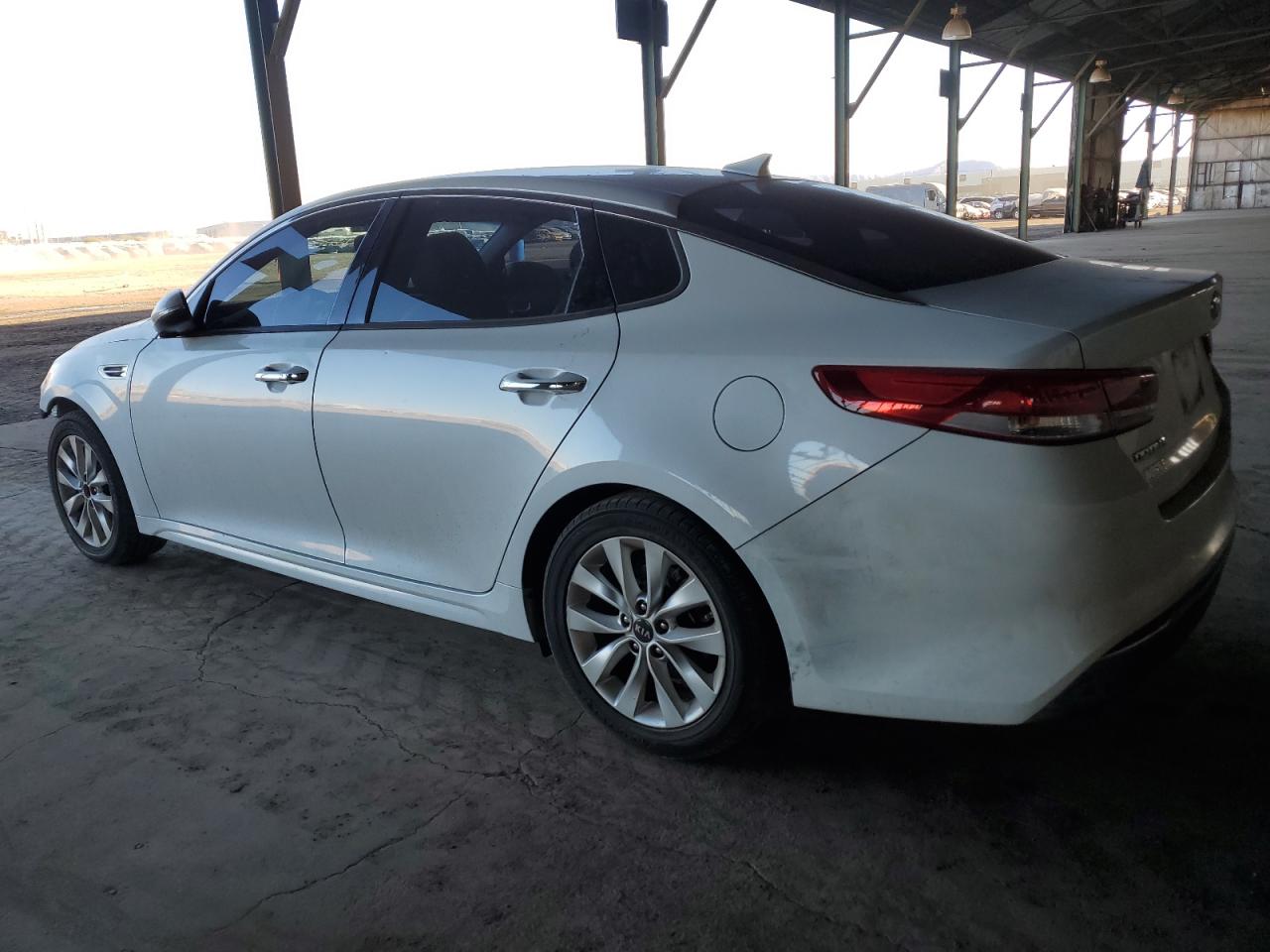 2016 KIA Optima VIN 5XXGU4L31GG080661 Copart auction photo, front end damage thumbnail 2
