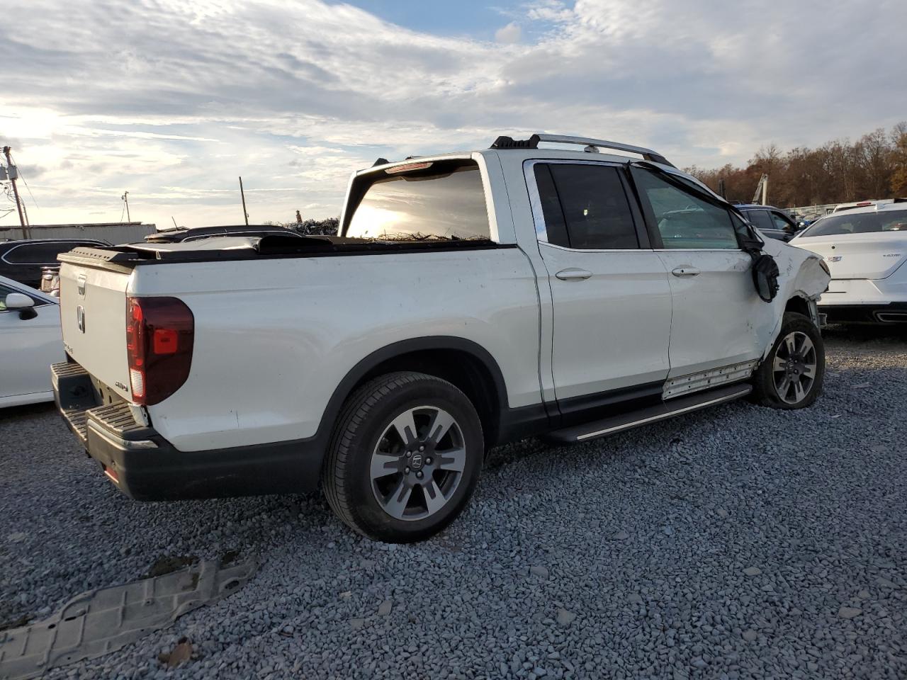 2017 Honda Ridgeline VIN 5FPYK3F62HB008793 Copart auction photo, front end / side damage thumbnail 3