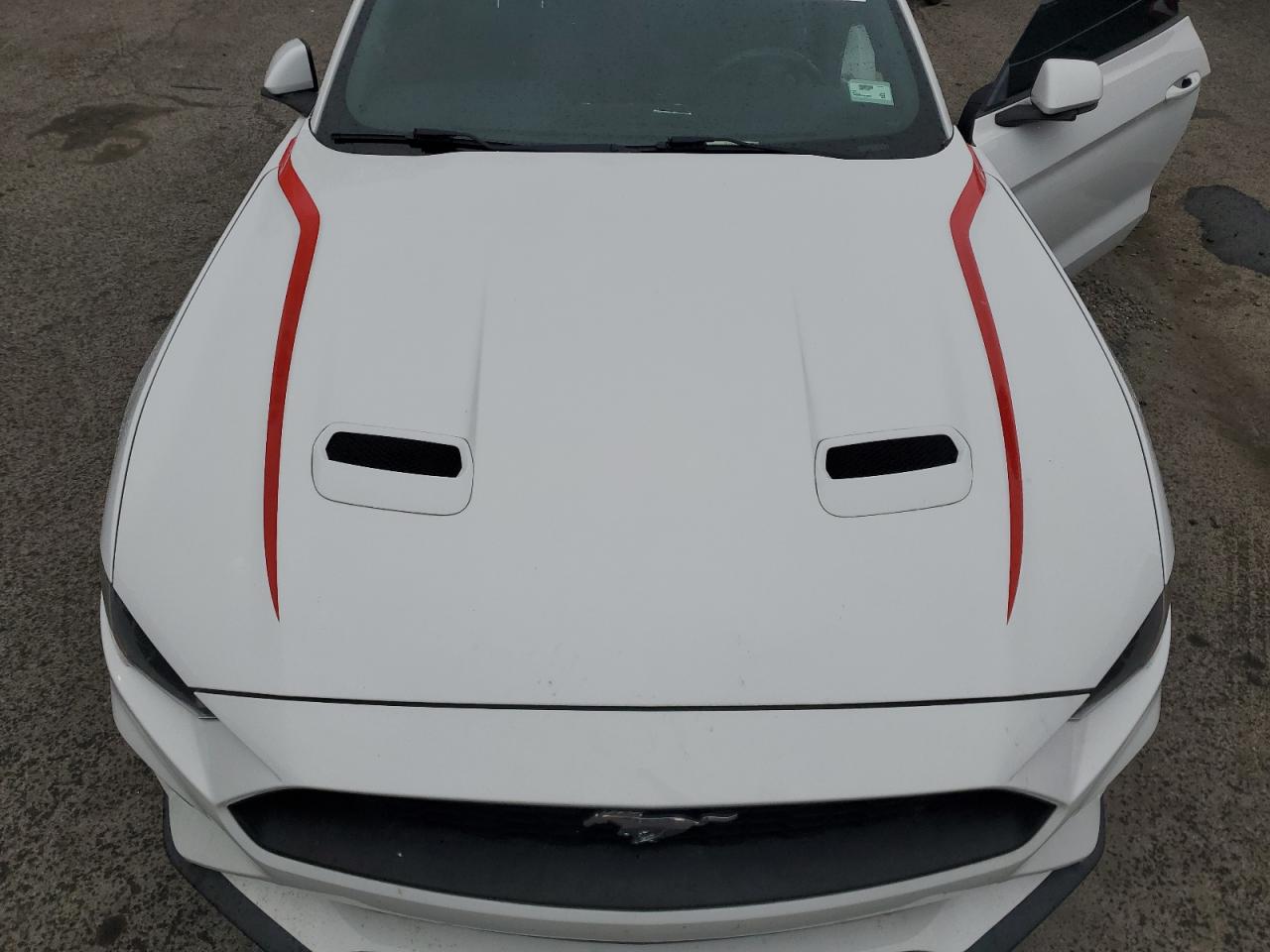 2018 Ford Mustang VIN 1FA6P8TH0J5100566 Copart auction photo, normal wear / mechanical damage thumbnail 11