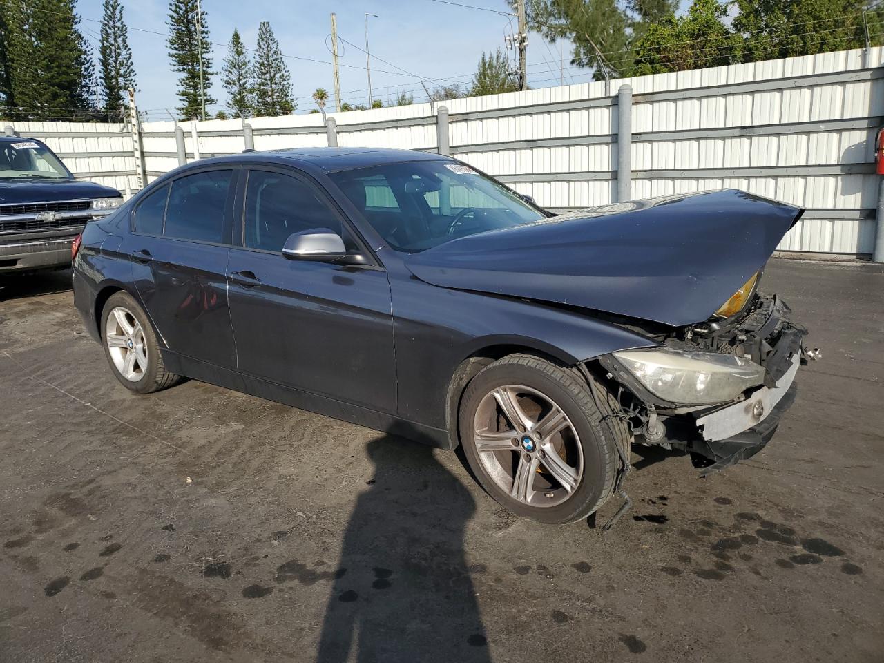 2013 BMW 3er VIN WBA3B3C53DF541317 Copart auction photo, all over damage thumbnail 4
