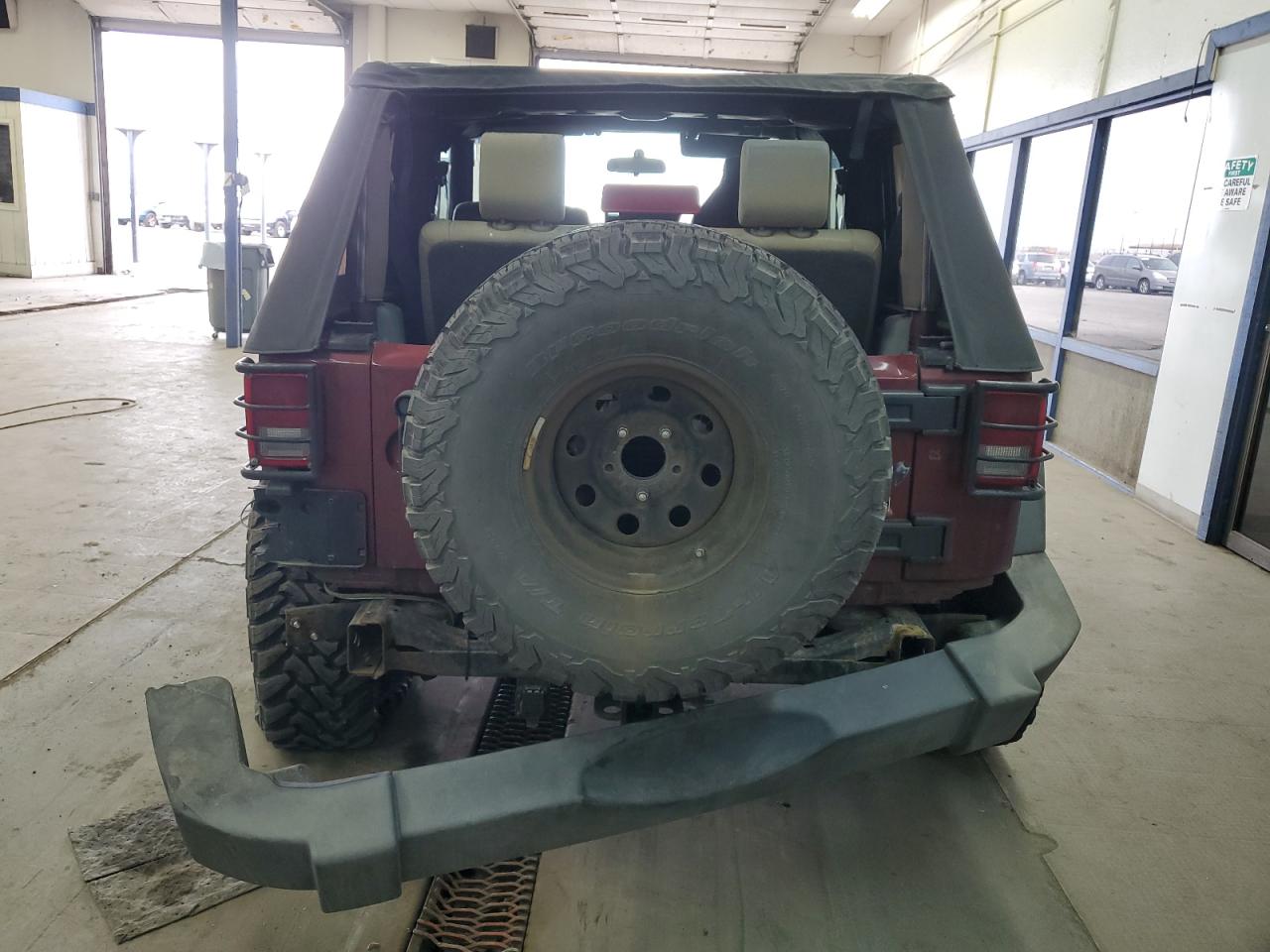 2009 Jeep Wrangler VIN 1J4FA24169L708782 Copart auction photo, rear end / side damage thumbnail 6