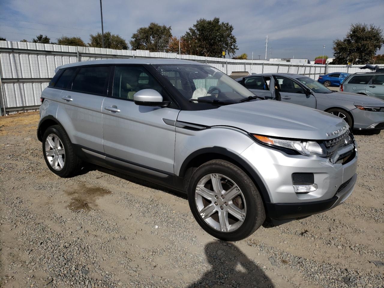 2015 Land Rover Range Rover VIN SALVP2BG7FH991482 Copart auction photo, front end / rear end damage thumbnail 4