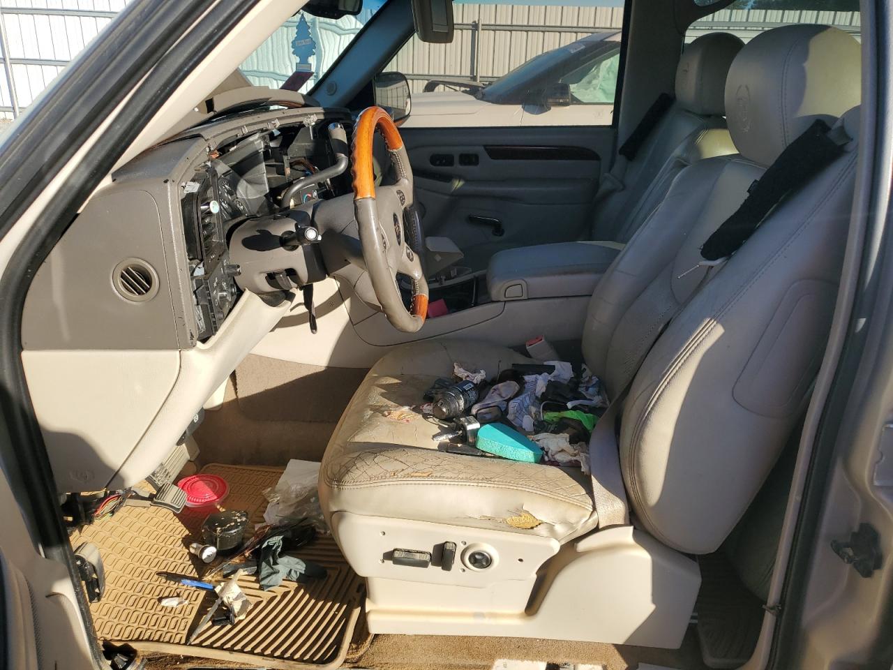 2004 Cadillac Escalade VIN 1GYEK63N24R153212 Copart auction photo, water/flood damage thumbnail 7