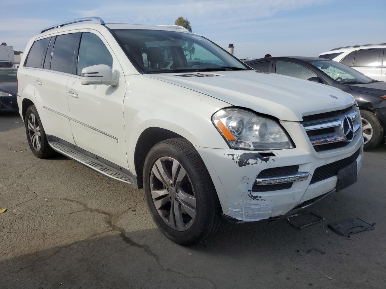 2011 Mercedes-Benz GL-klasse VIN 4JGBF7BE1BA729982 Copart auction photo, front end damage thumbnail 4